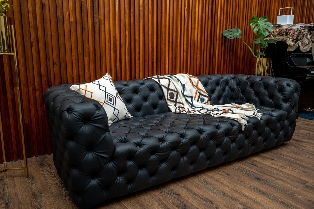 Idiya plymouth leather couch,3 seater,Black.