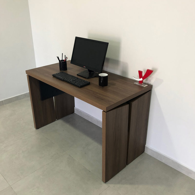 Sumare 1200 Operational Desk - Nogal/ Black