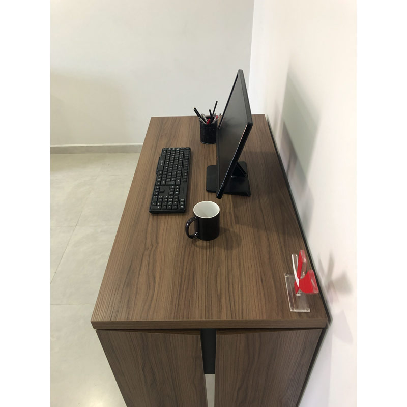  Teresopolis 1400 Operational Desk - Nogal/ Black