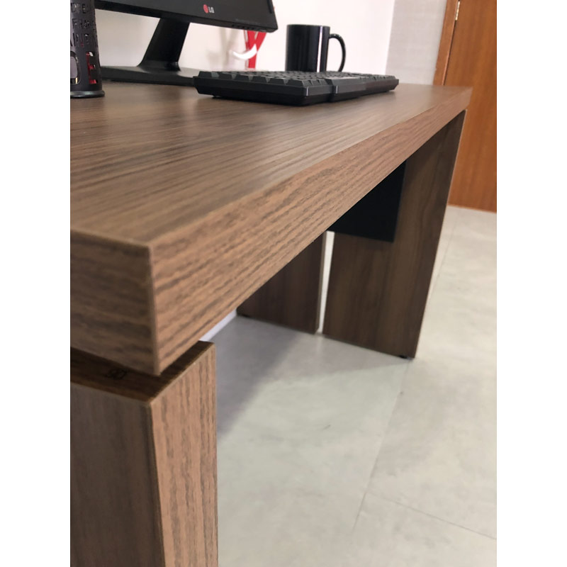  Teresopolis 1400 Operational Desk - Nogal/ Black