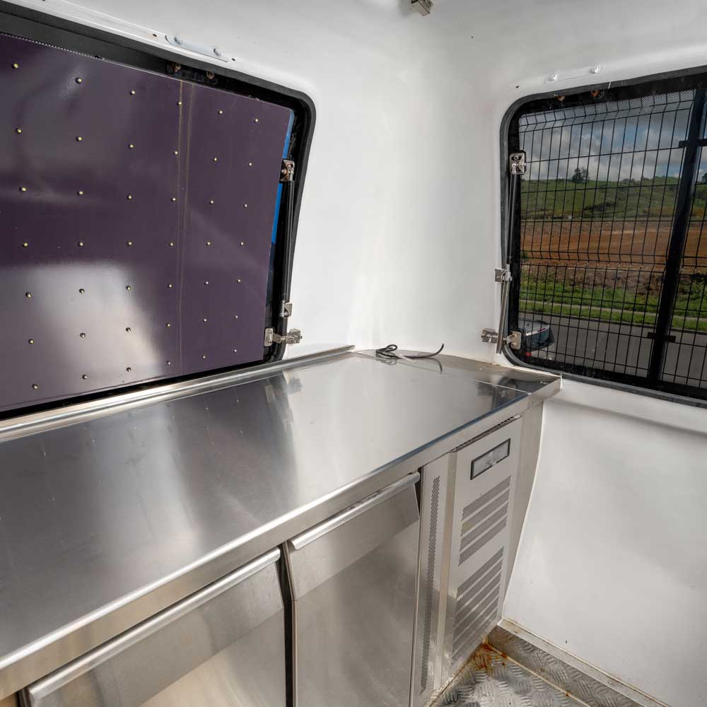 ISRAEL Food Trailer with Sink, Oil Water Separator, Cash Drawer, Water Heater