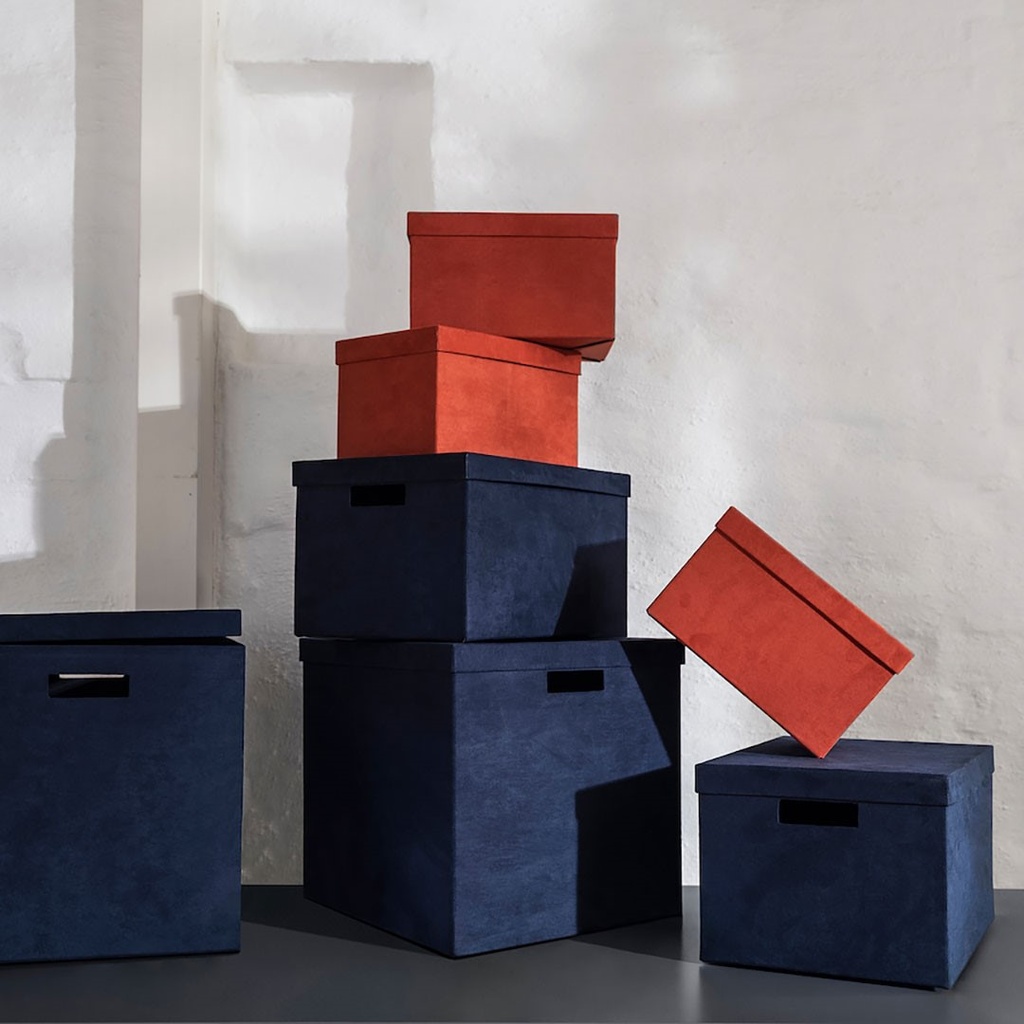 GJATTA storage box with lid, velvet dark blue, 32x35x32 cm